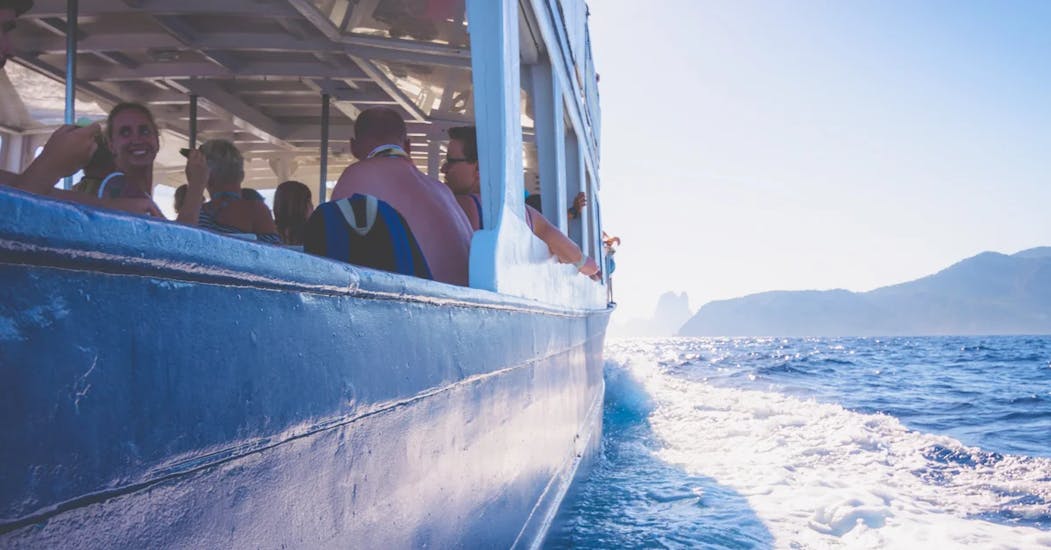 Gita in barca da La Savina (Formentera) a Platja d'en Bossa  e visita turistica.