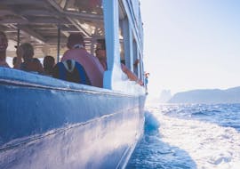 Seitenansicht von der Fähre von Formentera nach Figueretas & Platja d'en Bossa mit Aquabus Ferry Boats Ibiza.