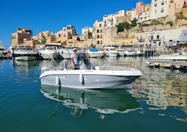 One of the boats you can rent with the Boat Rental in Castellammare del Golfo (up to 7 people) with Sicily Boat Dreams Castellammare.