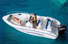 The Soverato 600 boat that you can rent with the Boat rental in Alghero up to 5 people with Ares Turismo Alghero.