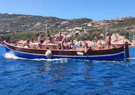 Das vintage Gozzo, das von Bi.Pe.De La Maddalena während des Bootsverleih in La Maddalena (bis zu 8 Personen) - Palau, La Maddalena & Insel Budelli - Pink Beach mit Bi.Pe.De. La Maddalena.