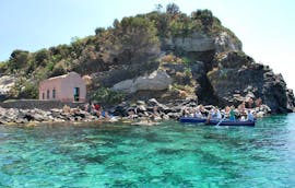 Balade en bateau Aci Trezza - Cyclops Islands avec Baignade & Visites touristiques avec Navigando per Trezza.
