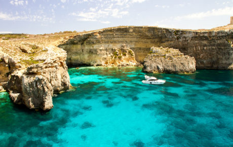 Gita in barca da Gozo intorno a Gozo e Comino con sosta per nuotare alla Laguna Blu con Xlendi Pleasure Cruises.