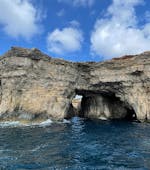 Les formations rocheuses lors de la Balade en bateau aux grottes de Comino & Lagon Bleu avec Baignade et Snorkeling avec Oh Yeah Malta.