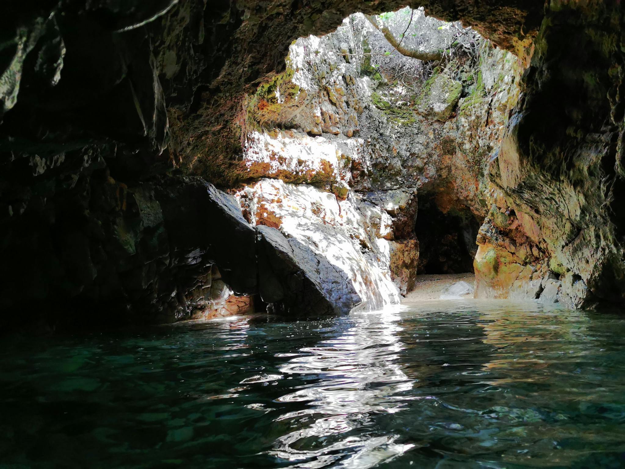 Boat Trip to Krušija Bay at the Blue Cave & Golden Beach with Apéritif from Neptun Boat Tours Krk.