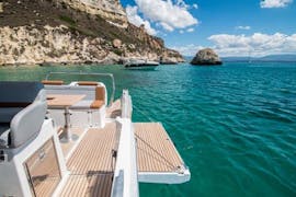 Giro in barca privata nel Golfo di Cagliari con soste per nuotare e fare snorkeling con Sardinia Dream Tour Cagliari.