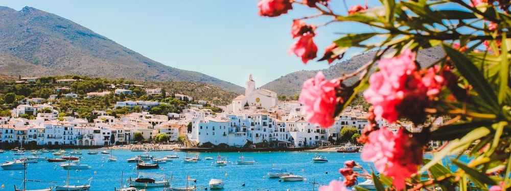 Boat Trip from Roses with Stopover at Cadaqués.