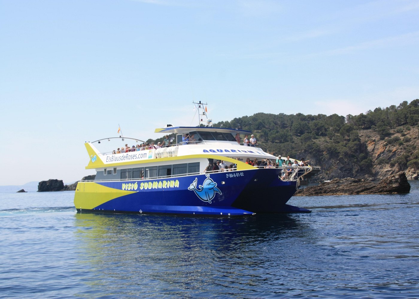 Catamaran Trip with Submarine vision to Cap de Creus with Swimming from Els Blaus de Roses.