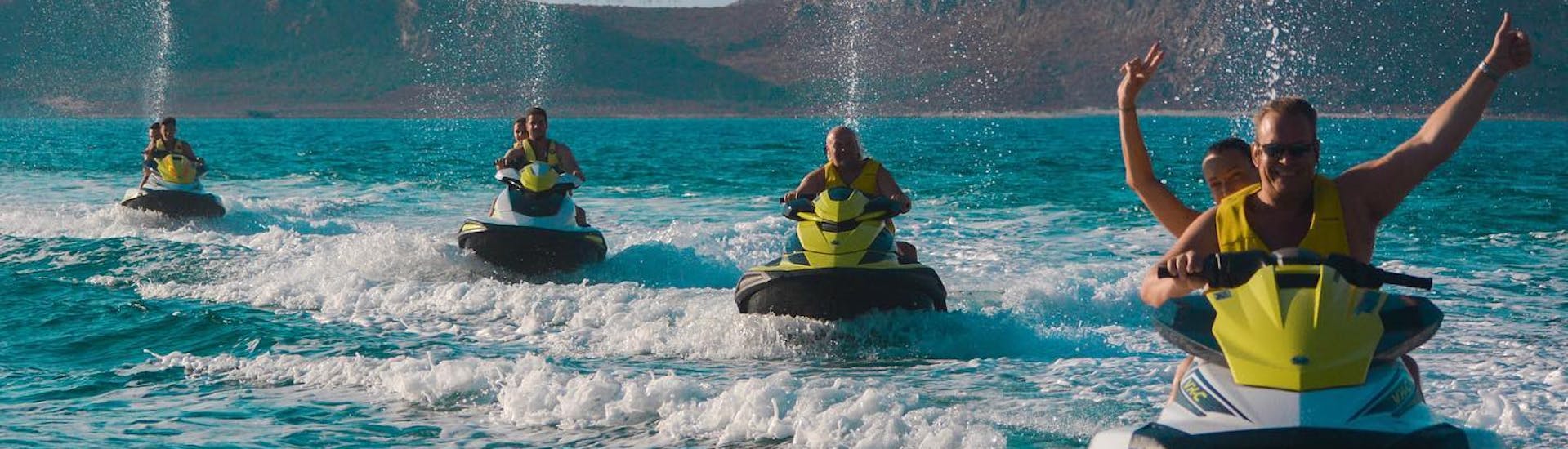 Nuestro Jet Ski Safari en Falasarna a la Laguna de Balos y Gramvousa con Falassarna Activities Crete.