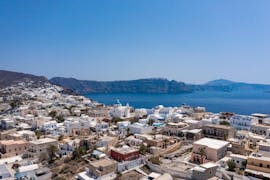 Vista di Santorini, che potete visitare durante la Gita in barca di una giornata a Santorini da Heraklion con sosta per nuotare con Cretan Odyssey.