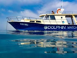 Bateau de Dolphin Watching Murter durant l'excursion en bateau depuis Murter autour de l'Aquatorium avec Observation des Dauphins.