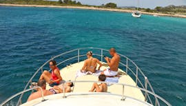 People having fun during the boat trip from Murter around 3 Islands with Snorkeling with Dolphin Watching Murter.