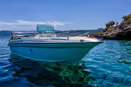 The boat Zeus that you can rent with the Boat Rental in Kissamos (up to 5 people) with Licence with Crucero Al Paraiso Kissamos.