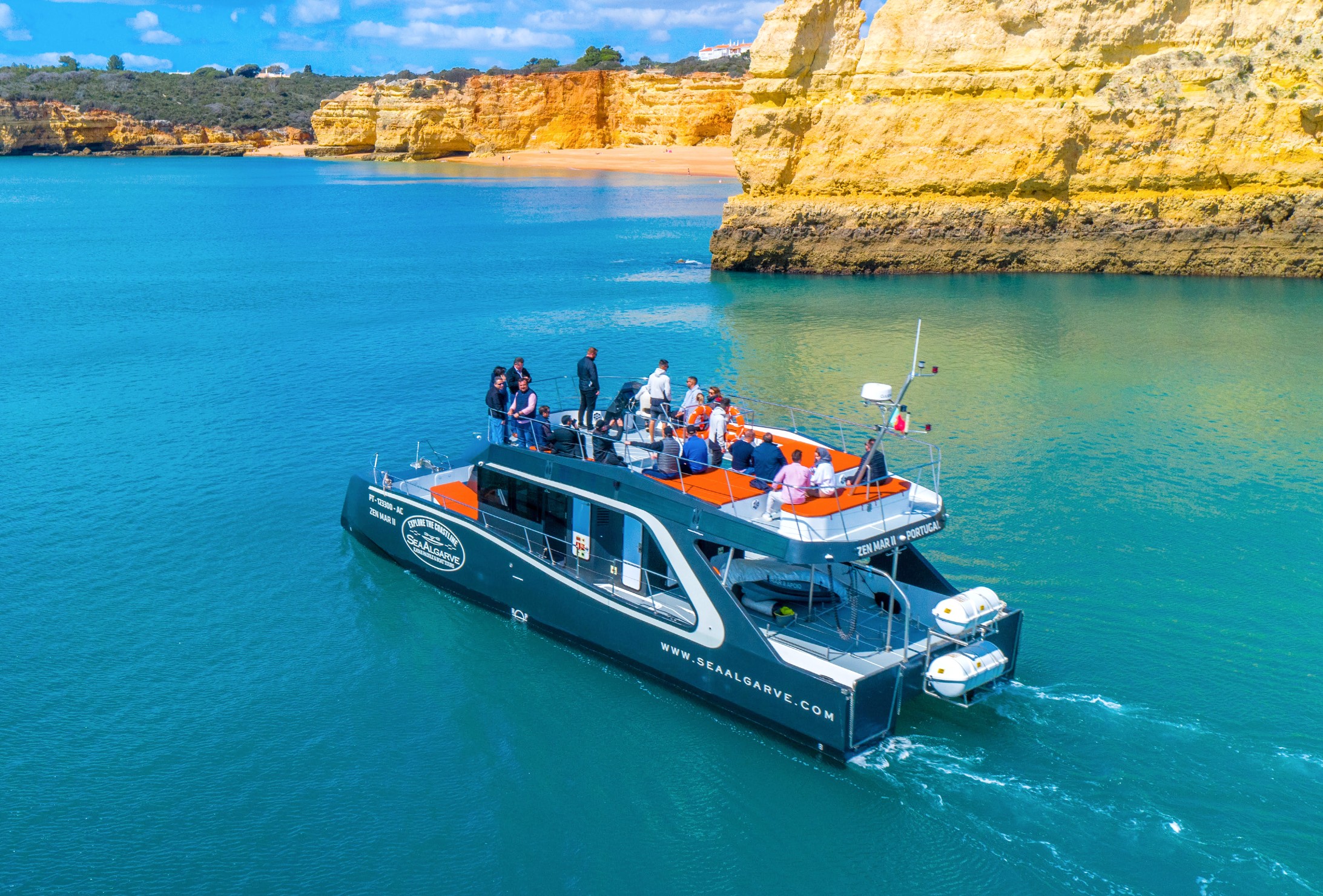 catamaran boat trip albufeira