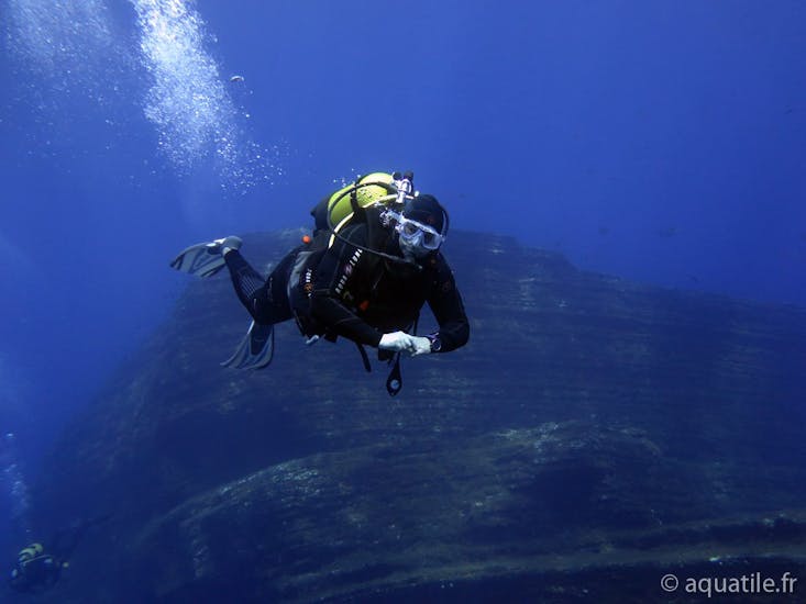 Un plongeur lors de la Formation plongée SSI Open Water Diver à Argelès-sur-Mer pour Débutants. avec Magellan Plongée Argelès-sur-Mer