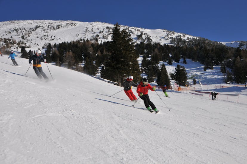 Private Ski Lessons for Adults with Experience from Ski- & Snowboardschule Innsbruck.