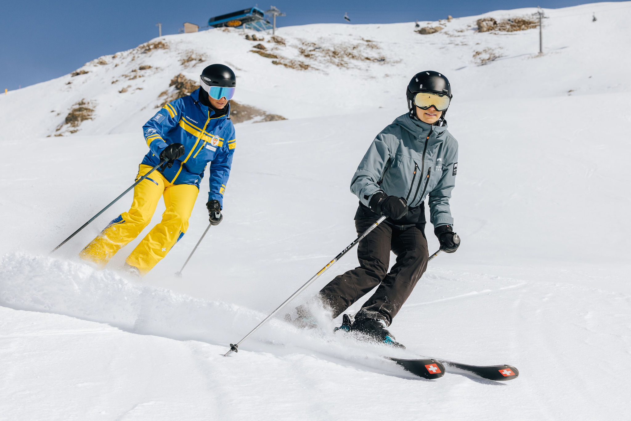 Adult Ski Lessons for All Levels from Swiss Ski- and Snowboard School Arosa.