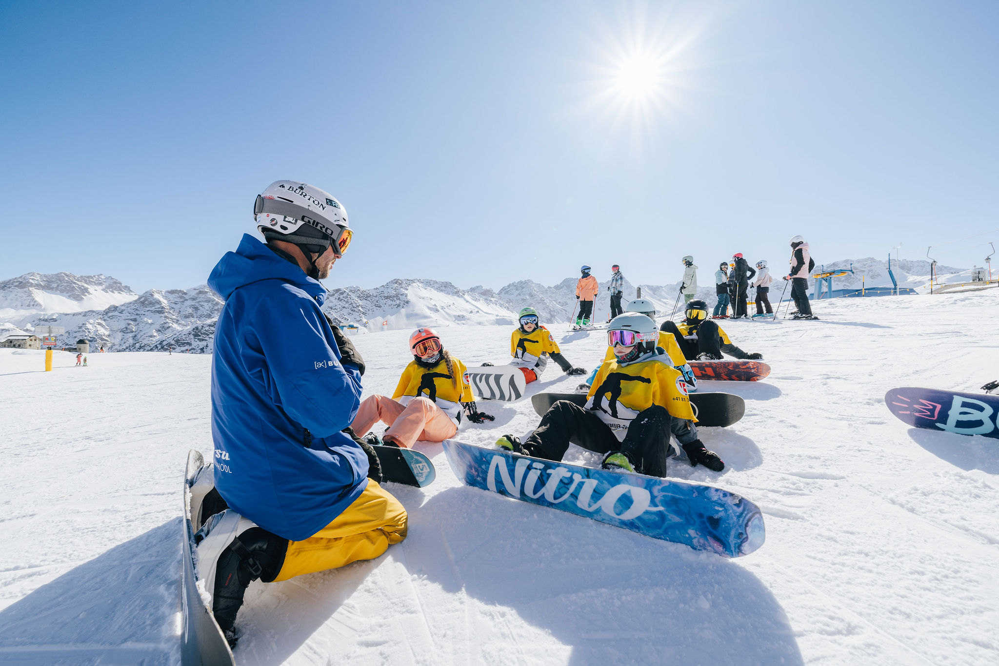 Snowboarding Lessons for Kids (from 7 y.) & Adults for Advanced Boarders from Swiss Ski- and Snowboard School Arosa.