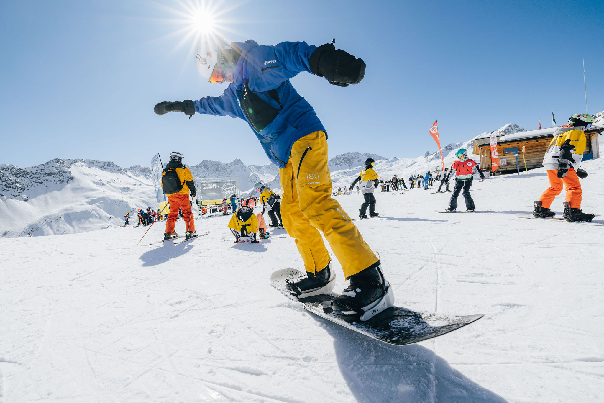 Snowboarding Lessons for Kids (from 7 y.) & Adults for Advanced Boarders from Swiss Ski- and Snowboard School Arosa.