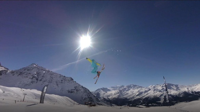 Private Freestyle Skiing Lessons