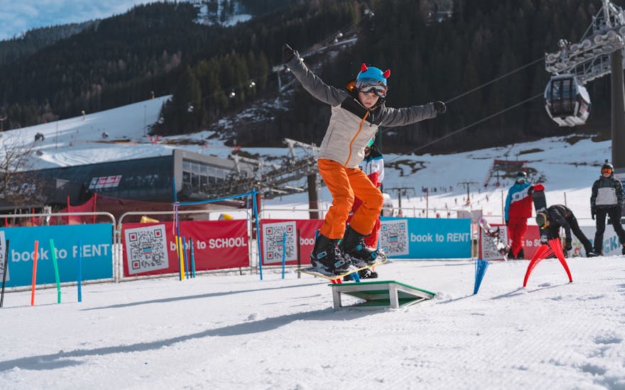Snowboarding Lessons for Kids and Teens (6-14 y.) of All Levels.