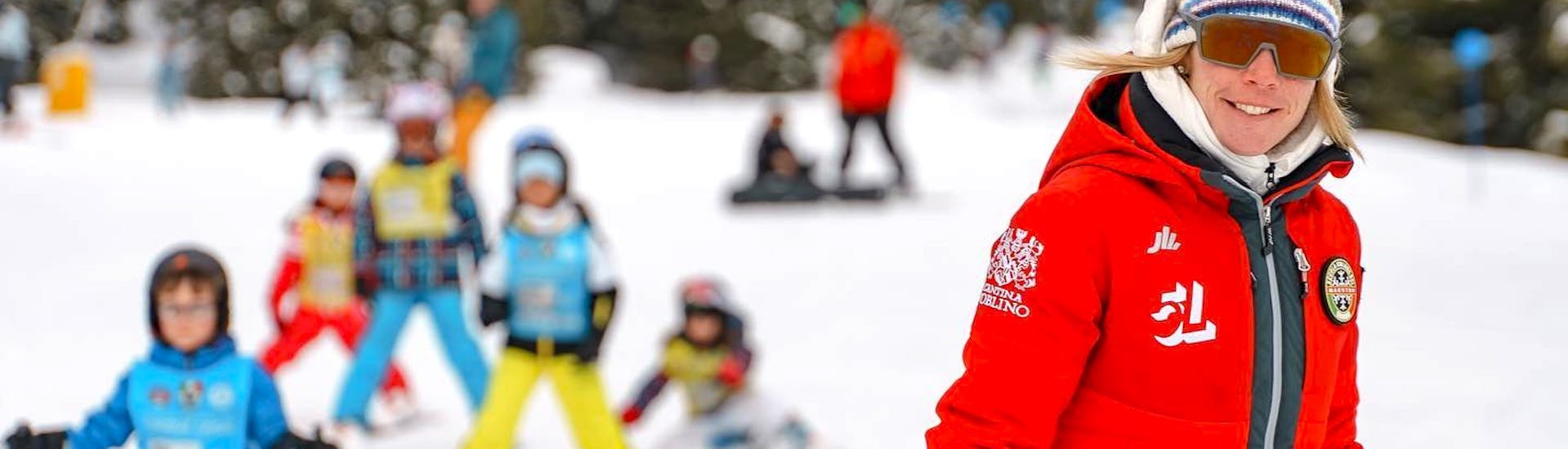 Lezioni di sci per bambini (4-13 anni) per tutti i livelli - Giornata intera.
