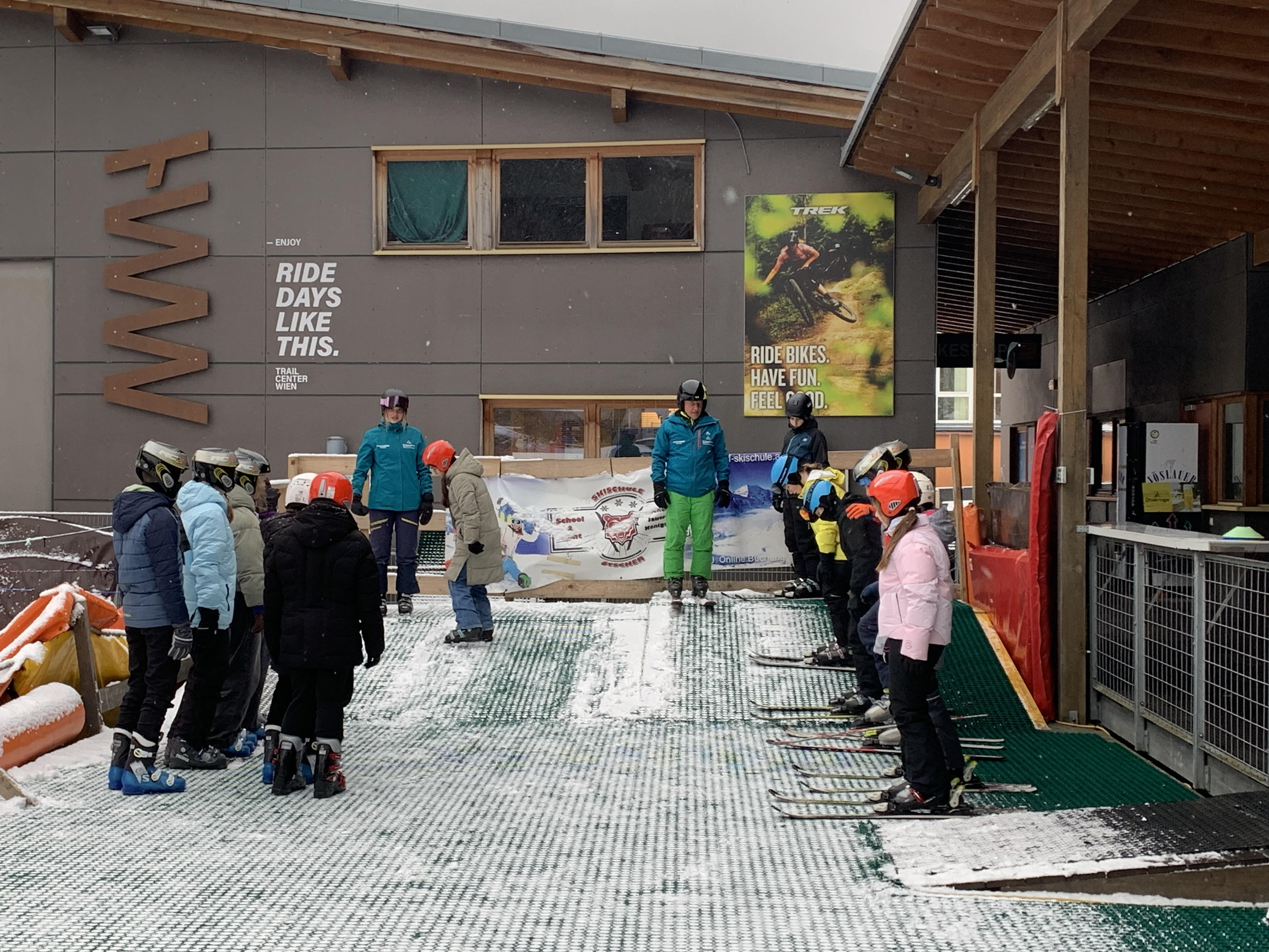 Skilessen voor kinderen vanaf 6 jaar - beginners met Skischool Hohe-Wand-Wiese.