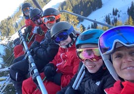 Cours de ski enfants pour niveaux intermédiaires (6-10 ans) - Petits groupes avec Alpinskischule Edelweiss Kirchberg.