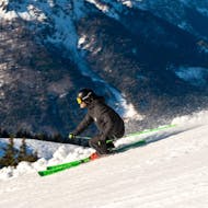 Franz Quehenberger fährt eine Piste runter beim Privaten Skikurs für Erwachsene aller Levels mit Franz Quehenberger.