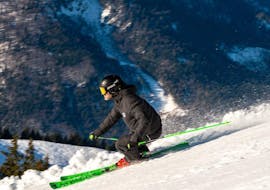 Franz Quehenberger fährt eine Piste runter beim Privaten Skikurs für Erwachsene aller Levels mit Franz Quehenberger.