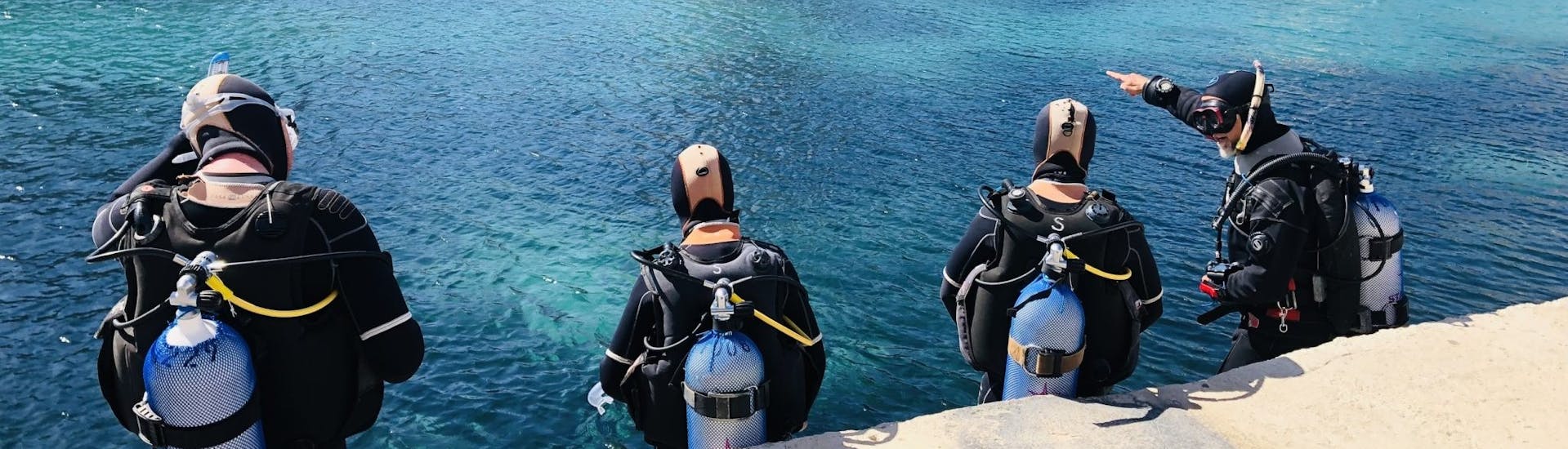 People doing a PADI Scuba Diver Course in St Julian's for Beginners from Starfish Diving Malta.