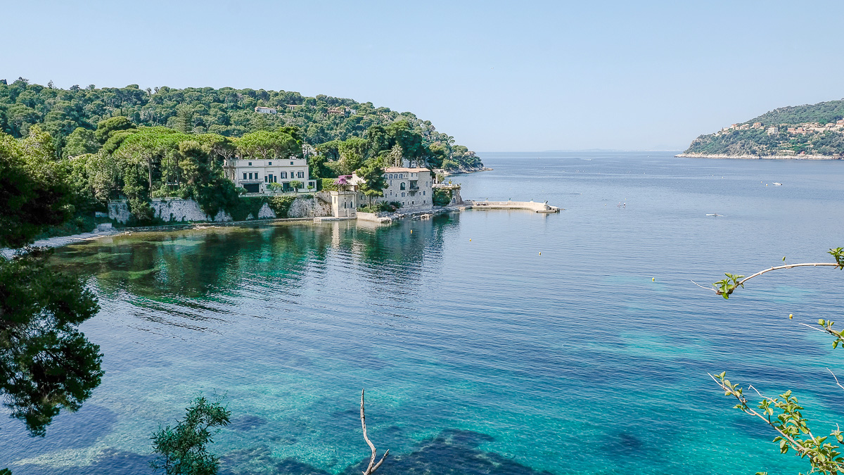 Boat Trip to Cap d'Antibes, the Bay of Billionaires and the Lérins