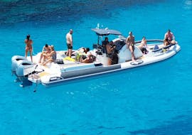 Paseo en barco privado de Riposto a Giardini Naxos con Mare and More Tour Trapani.