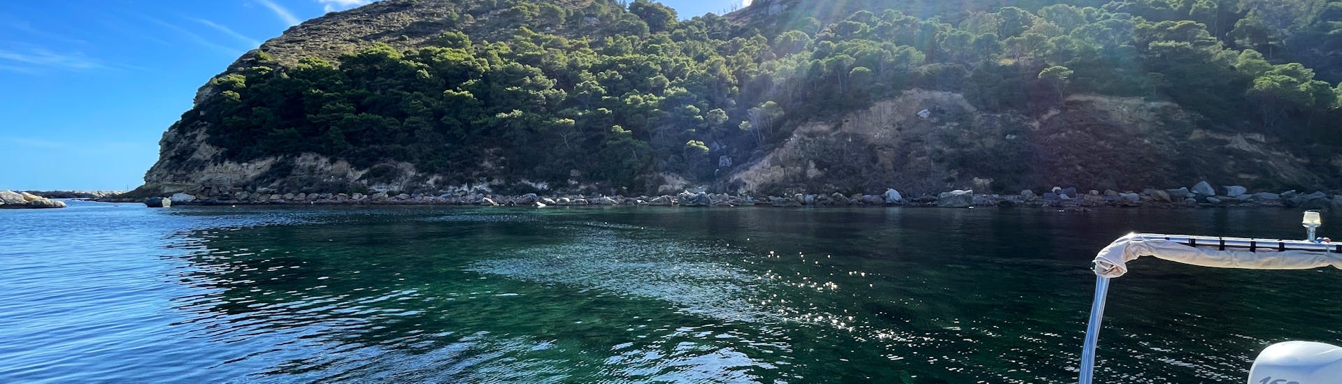 Gita in gommone lungo la Costa di Cagliari con snorkeling - Giornata intera.