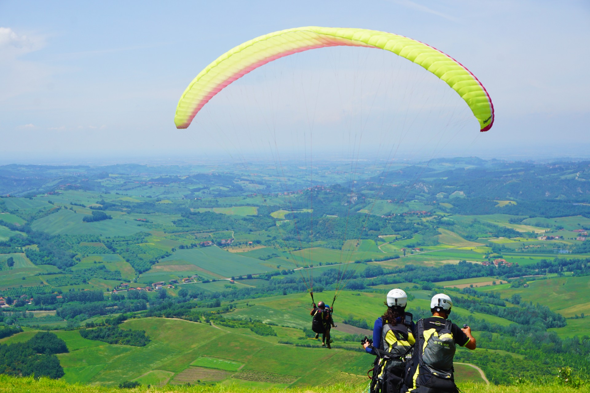 Tandem Paragliding in Alessandria and Pavia from Serra del Monte - Baptism of the Flight.