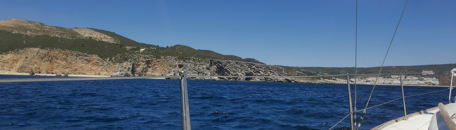 Privé zeilboottocht van Troia naar Parque Natural da Arrábida  & zwemmen.