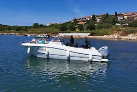 Alquiler de barco en Pula a lo largo de la Costa Istreana (hasta 12 personas) con FM Nautic Pula.