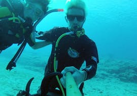 Bautismo de buceo para principiantes con Creta's Happy Divers.