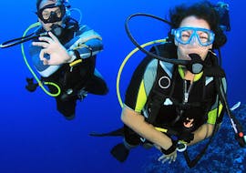 Tauchkurs für Anfänger mit Creta's Happy Divers.