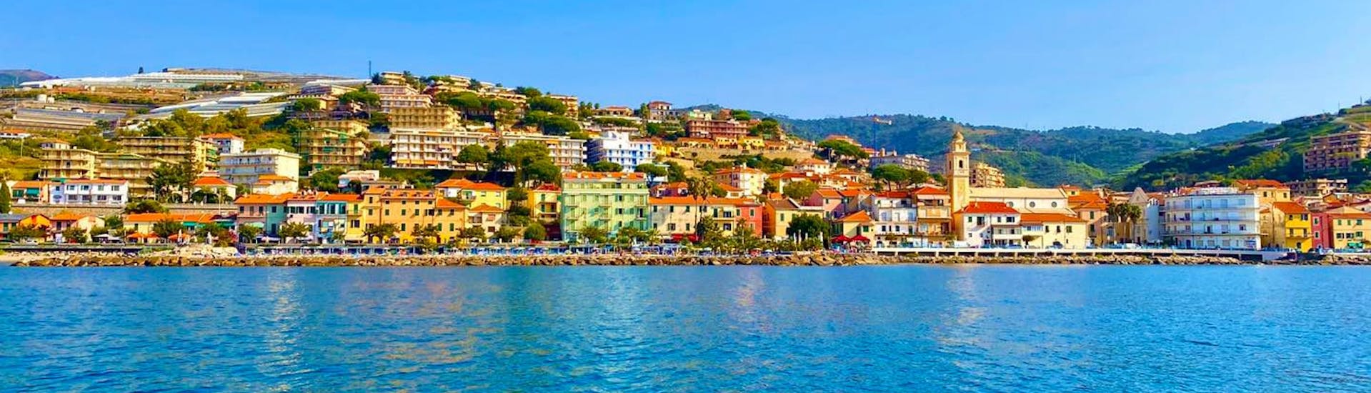 Gita in barca privata da Arma di Taggia con soste per nuotare e aperitivo con Liguria in Barca Sanremo.