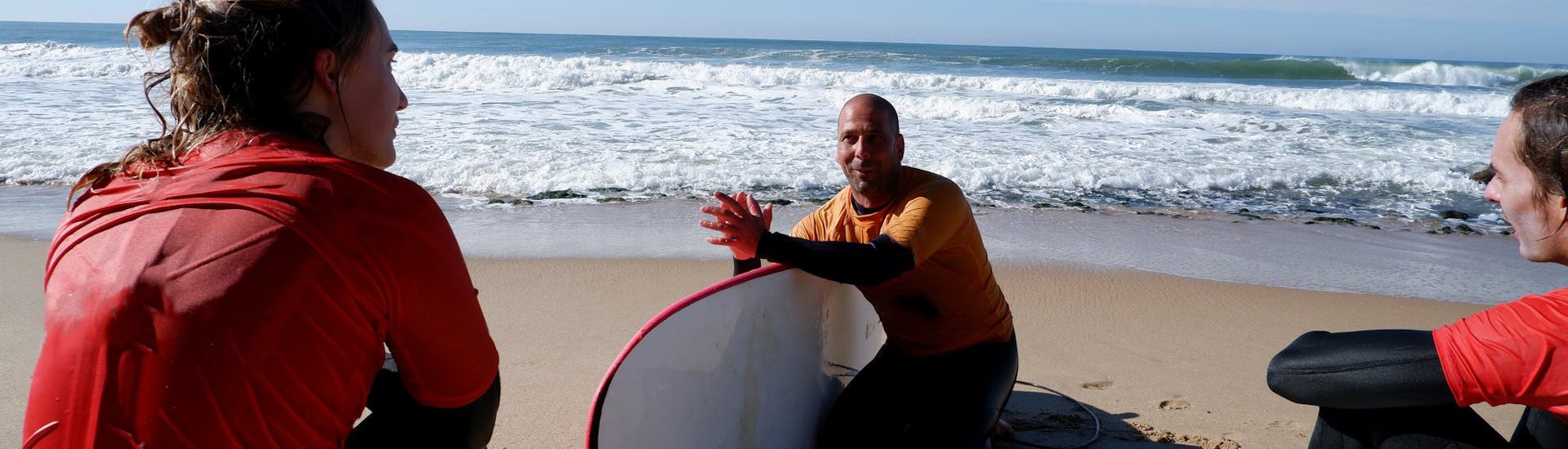 Lezioni private di surf a Ericeira da 12 anni per tutti i livelli.