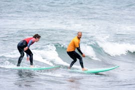 Cours privé de surf à Ericeira (dès 12 ans) pour Tous niveaux avec SeaKrew Ericeira.