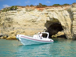 Paseo en barco a Baia delle Orte con baño en el mar con Salento Gite in Barca.