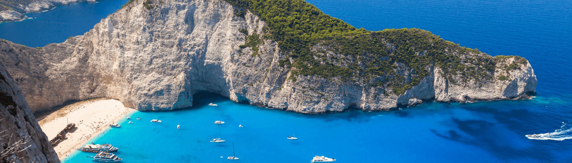 Balade en bateau Argasi - Grottes bleues Zakynthos avec Baignade & Visites touristiques.