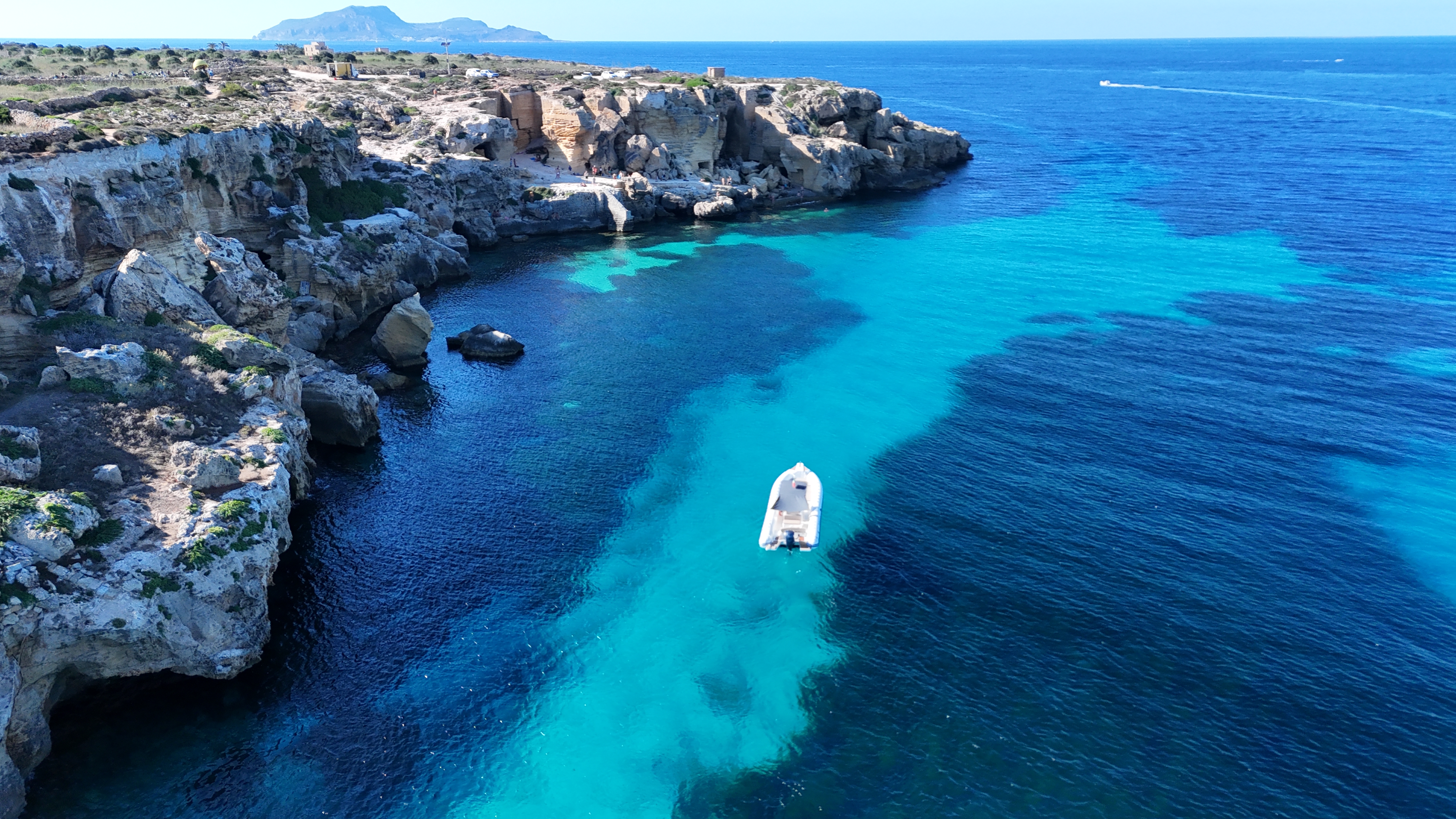 Bootstour von Marsala - Cala Rossa  & Schwimmen mit Egadi Boat.