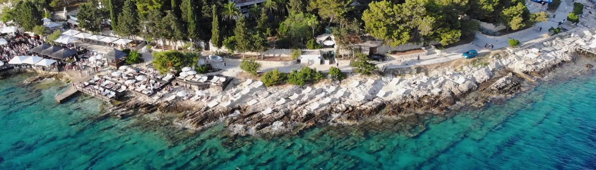 Vista aérea de una de las islas de Split con Waterworld Croatia