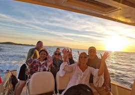 Amigos disfrutando en un barco privado en Split con Waterworld Croatia