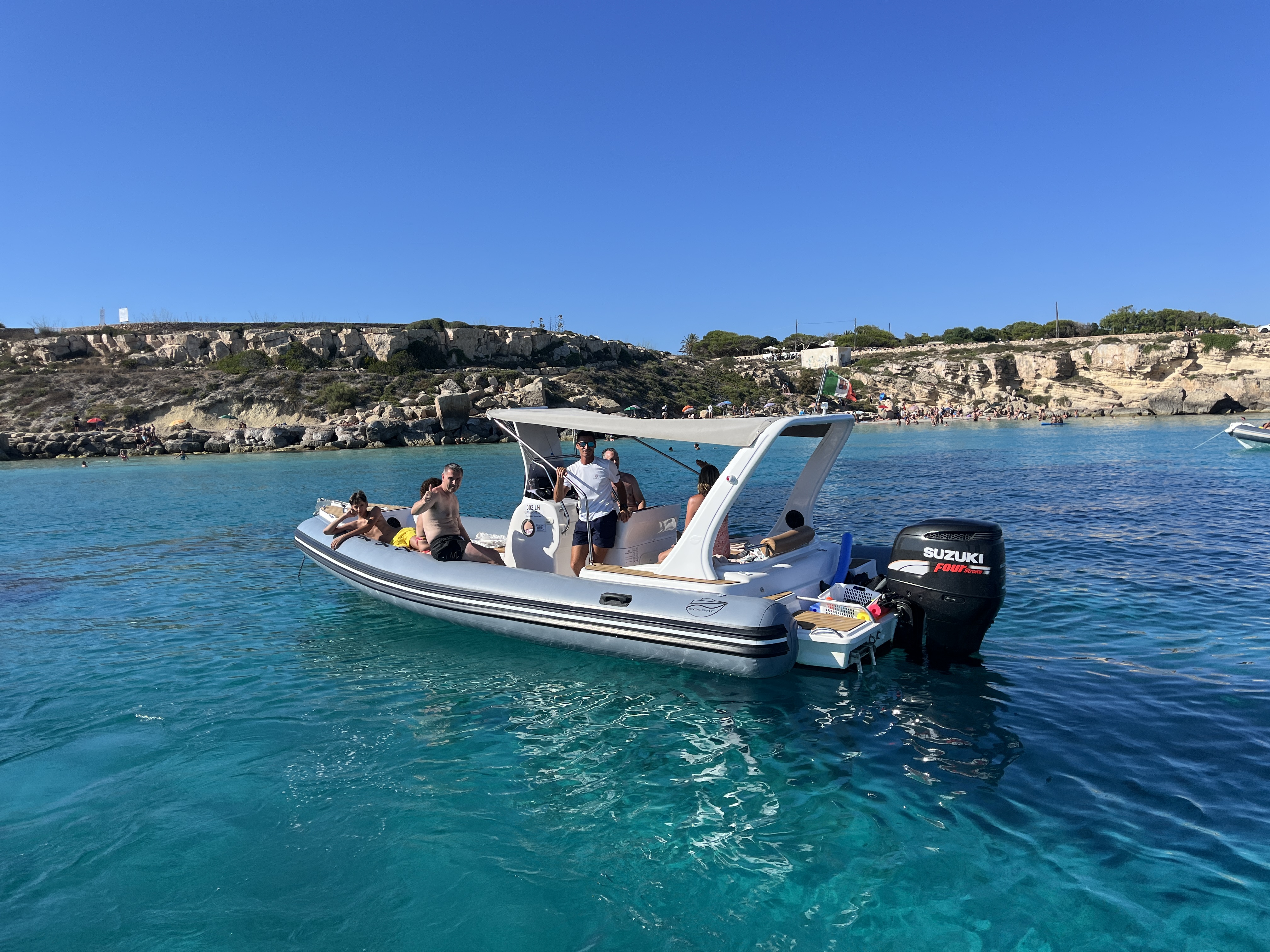 Gita in gommone privato a Marettimo da Marsala con pranzo e aperitivo con Egadi Boat.