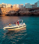 Gita in barca privata da Monopoli alle grotte di Polignano a Mare con Aperitivo da Blue Waves Polignano