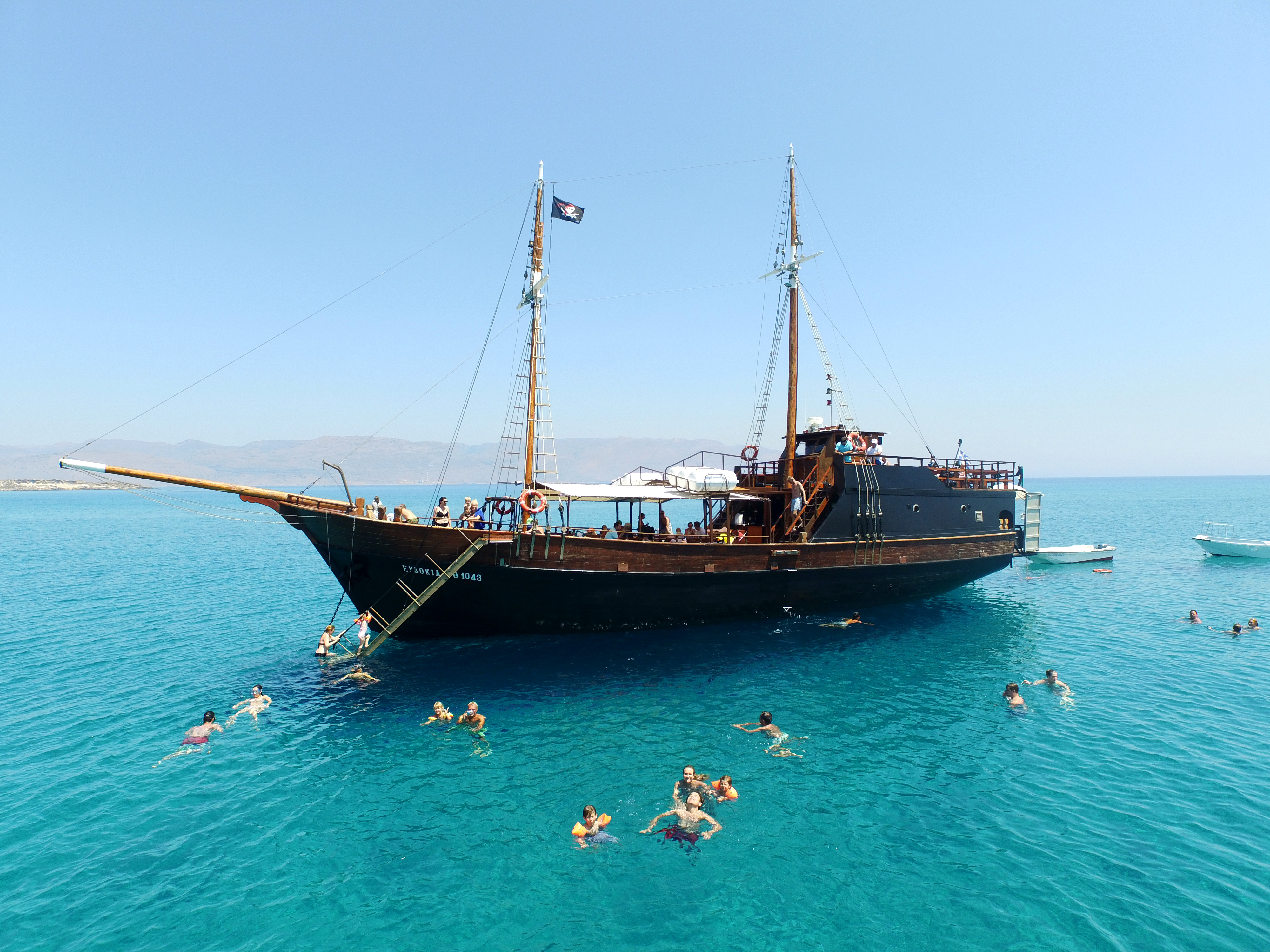 Excursión en barco pirata a la isla de Koufonisis desde Heraklion.